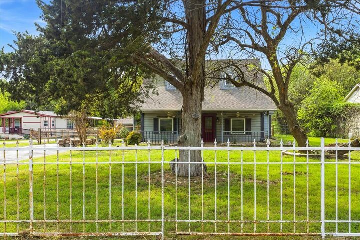 Property Photo:  681 Mc Ada Drive  TX 76065 