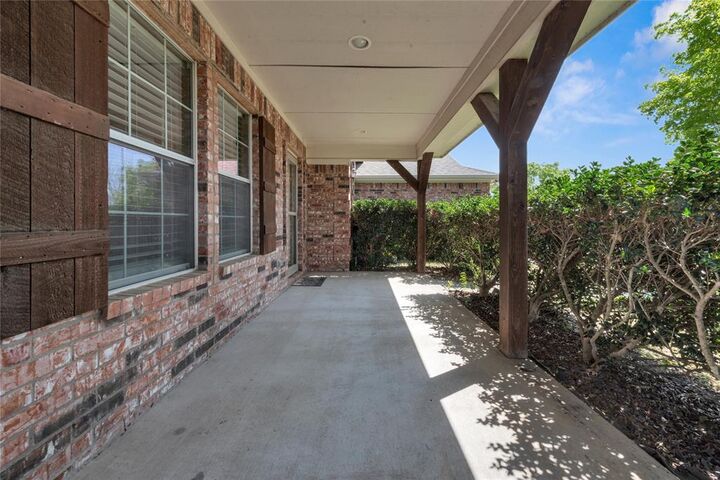 Property Photo: 910 Derby Court TX 75009