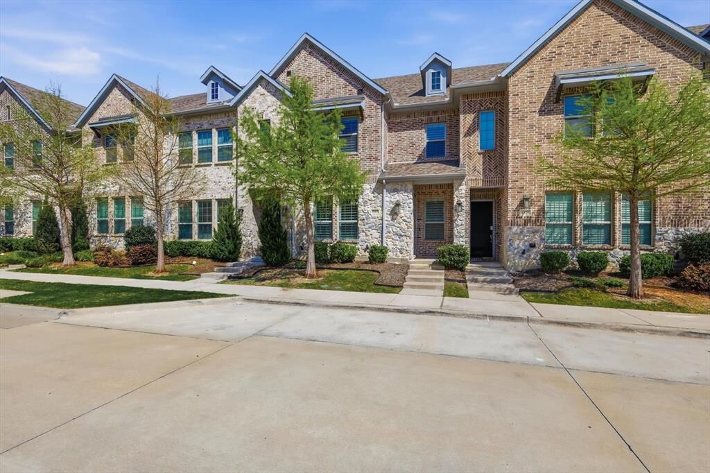 Property Photo:  1567 Windermere Way  TX 75234 