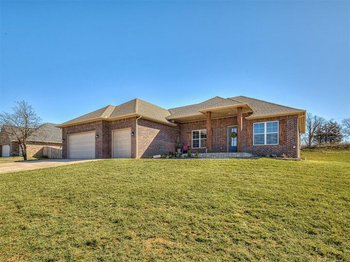 Property Photo:  11370 Blue Heron Creek  OK 73044 