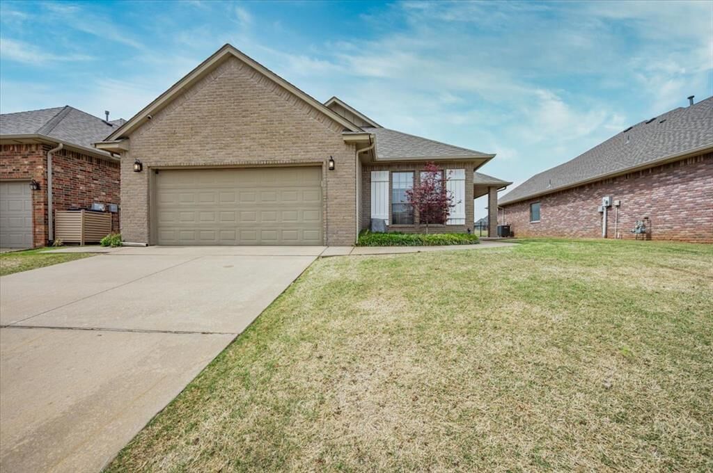 Property Photo:  15621 Traditions Drive  OK 73013 