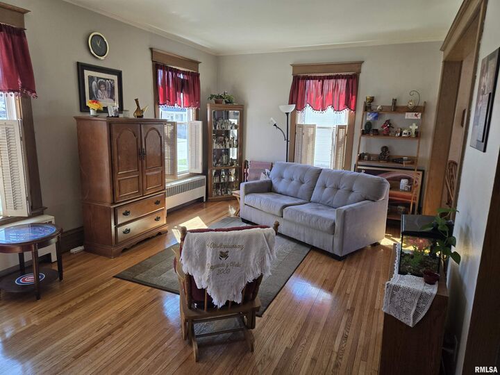 Property Photo: 712 Maple Avenue IL 61401