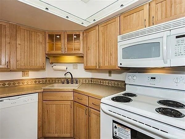 Property Photo: 125 Pleasant Street 309 MA 02446