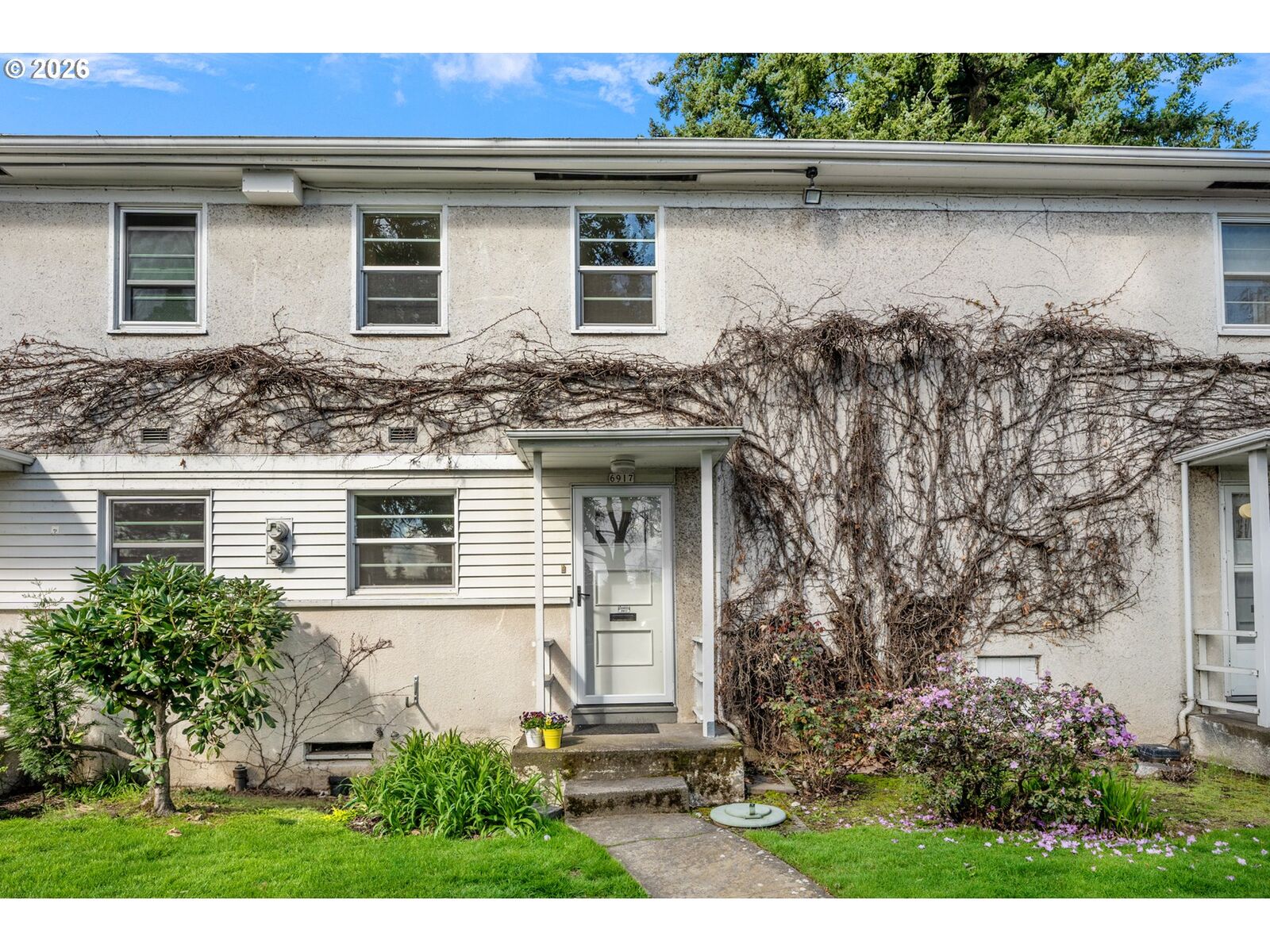 Property Photo: 6917 NE Broadway OR 97213