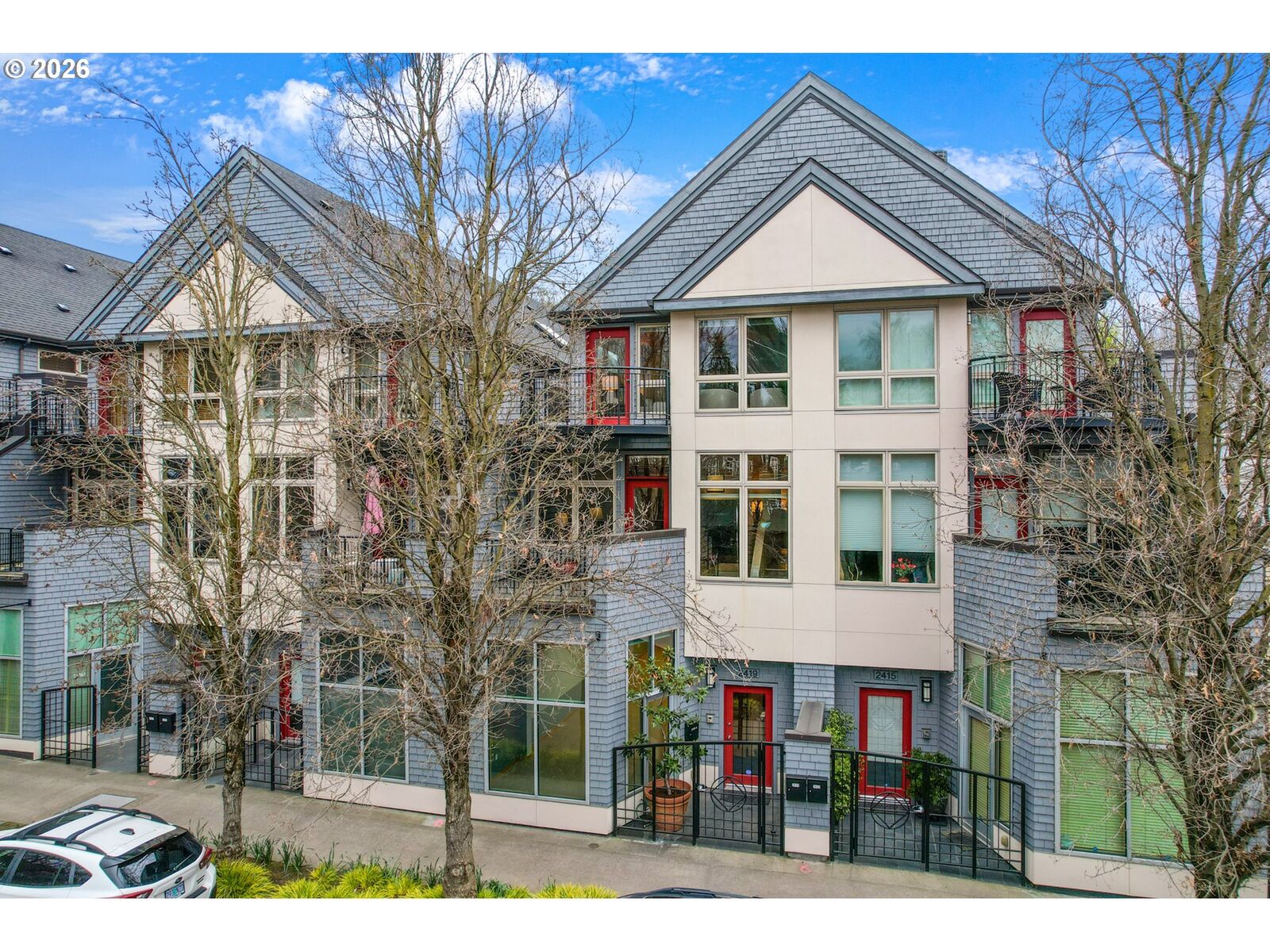 Property Photo:  2419 NW Thurman St  OR 97210 