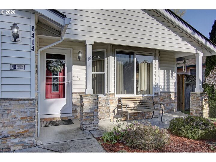 Property Photo:  6414 NE 76th Ave  WA 98662 