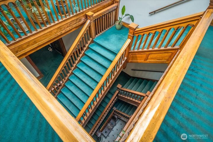 Property Photo:  626  13th Avenue E O  WA 98102 