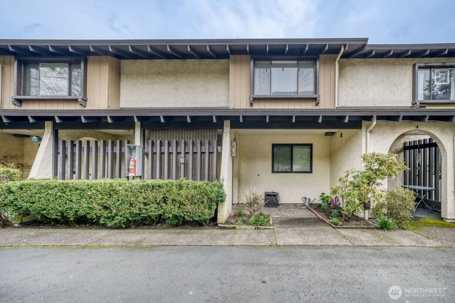 Property Photo:  1723 NE 179th Street 3  WA 98155 