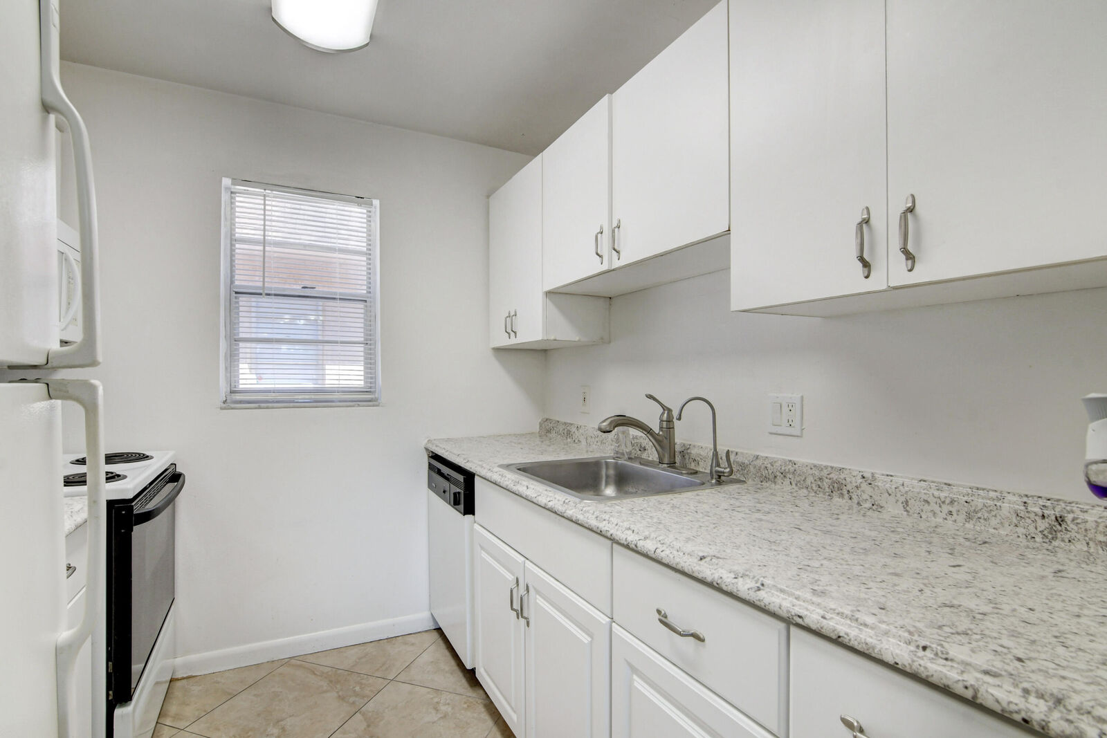 Property Photo: 600 SW 2nd Avenue 240 FL 33432