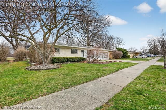 Property Photo: 36040 Ladywood Street MI 48154