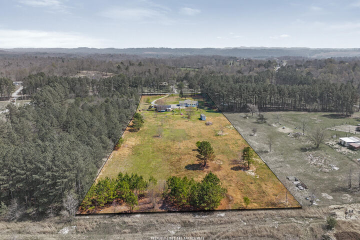 Property Photo: 125 County Road 273 TN 37826