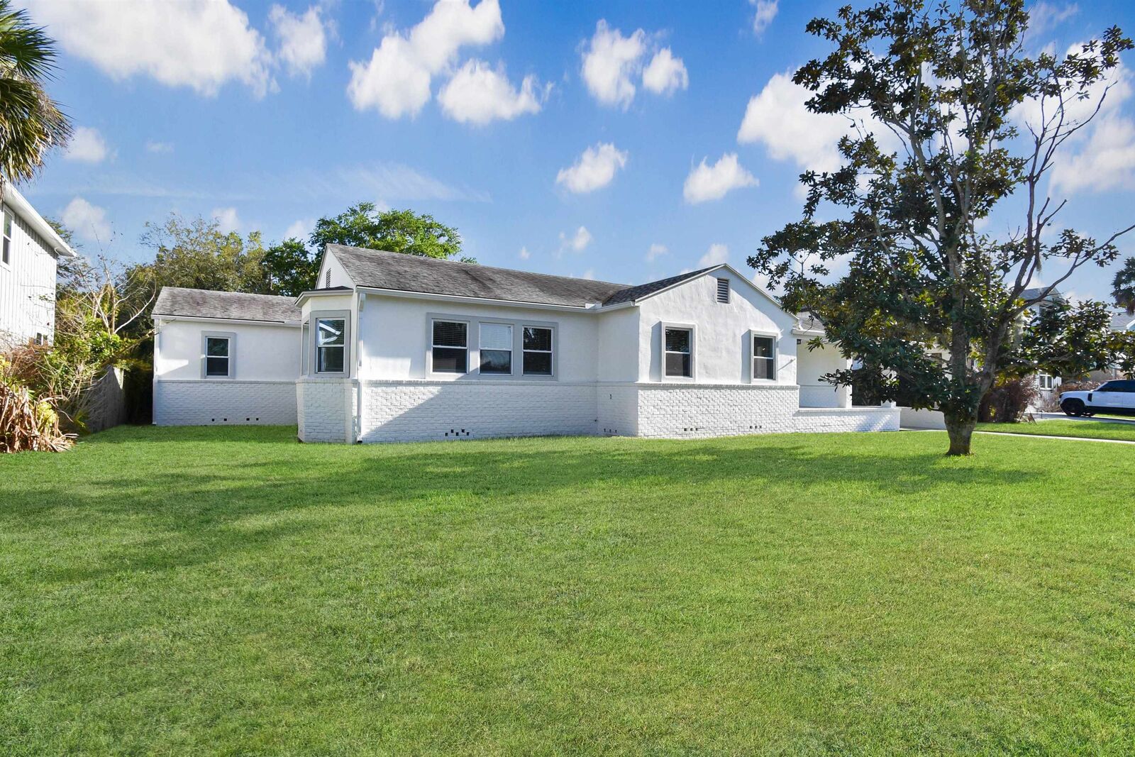 Property Photo:  107 Arpieka Ave  FL 32080 