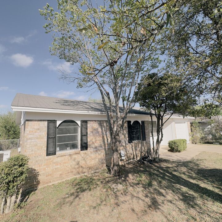 Property Photo: 1013 Woodruff Street TX 76905