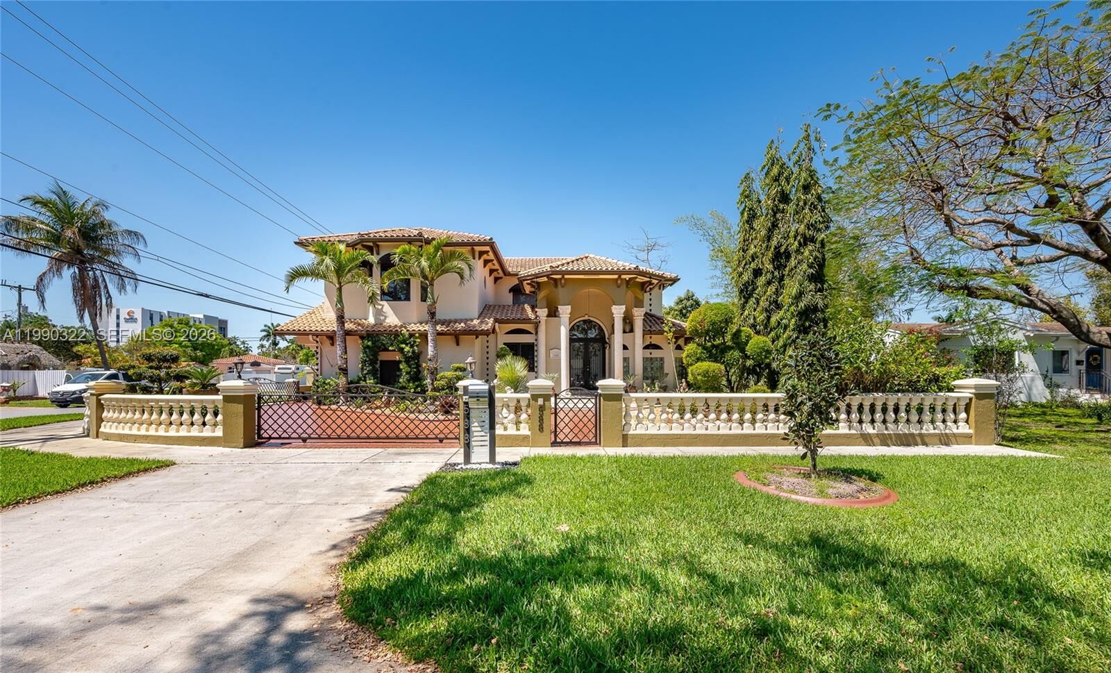 Property Photo:  588 Miller Dr  FL 33166 