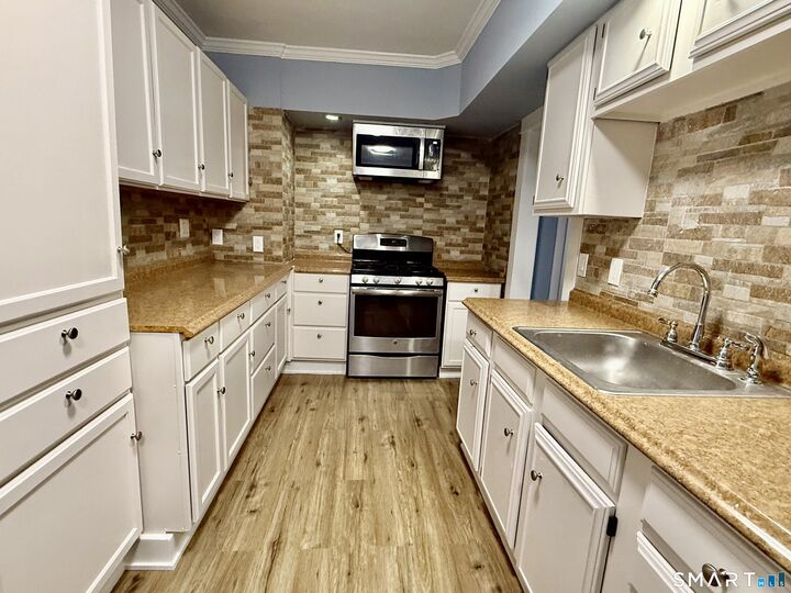 Property Photo:  85 Avery Street 1st Floor &Amp Basement  CT 06902 