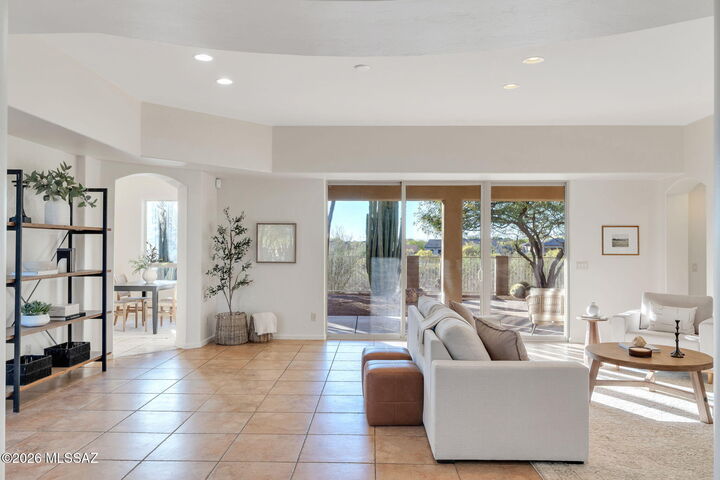 Property Photo: 12925 N High Hawk Drive AZ 85658