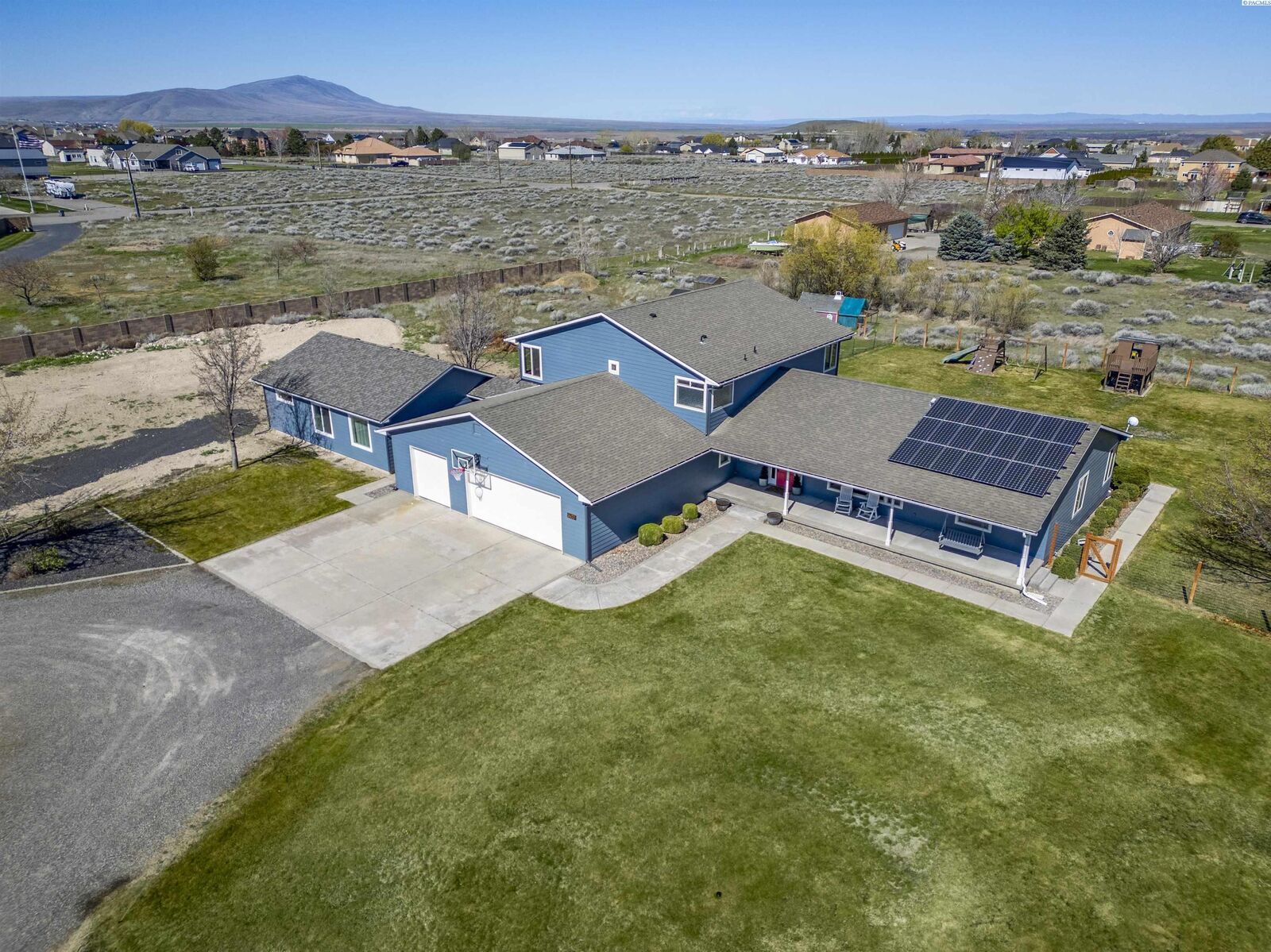 Property Photo:  5600 Laurel Drive  WA 99353 