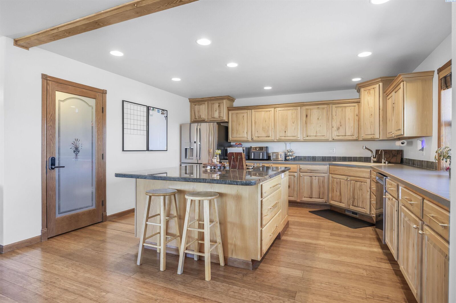 Property Photo: 5600 Laurel Drive WA 99353