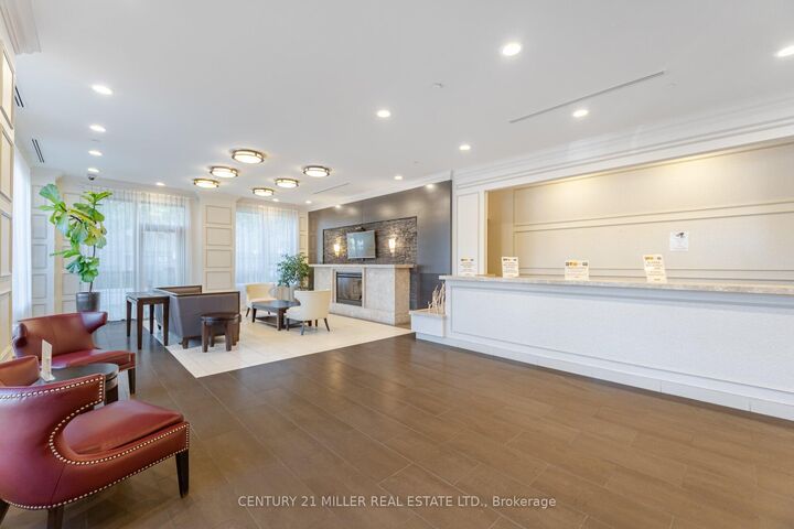 Property Photo:  35 Saranac Boulevard Ph08  ON M6A 2G4 