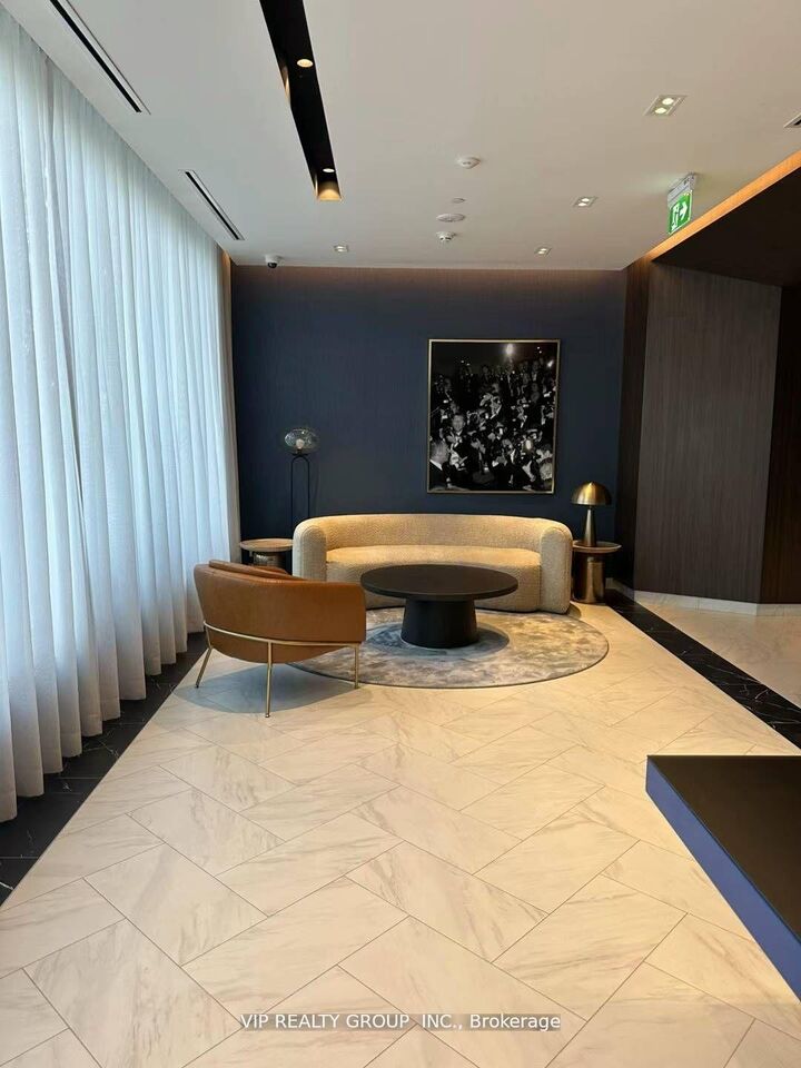 Property Photo:  500 Dupont Street 421  ON M6G 0B8 