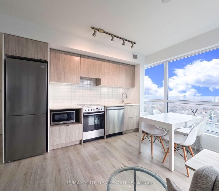 Property Photo:  395 Bloor Street E 1711  ON M4W 0B4 