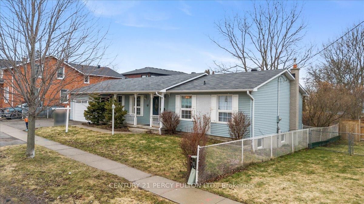 Property Photo:  5 Durham Street  ON L1C 1H4 