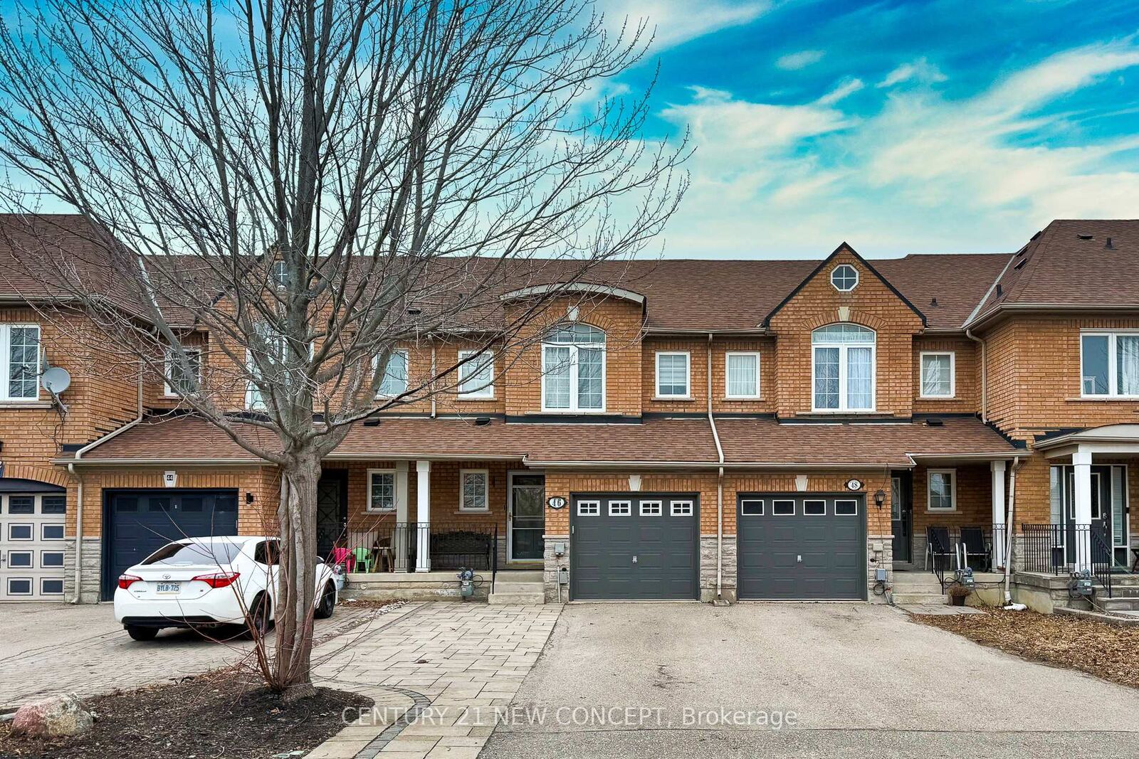 Property Photo:  46 Maple Sugar Lane  ON L4J 8S5 