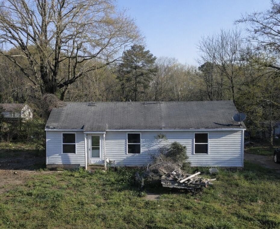 Property Photo:  1307 E Park Drive  SC 29621 