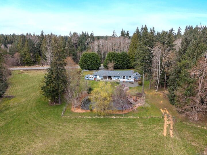 Property Photo: 2495 Huband Rd BC V9J 1L6