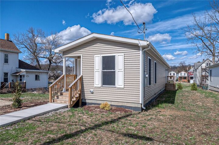 Property Photo:  453 Motheral Ave  PA 15605 