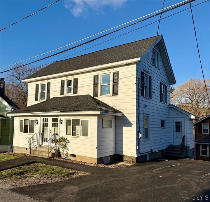 Property Photo:  6441 Siawassia Street  NY 13078 