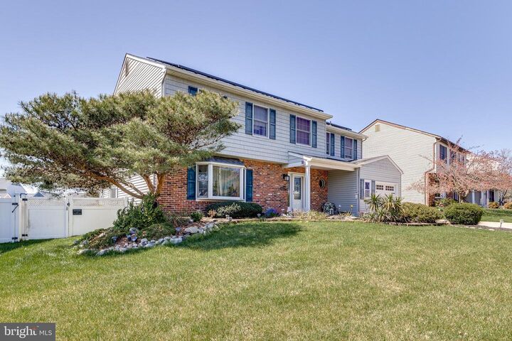 Property Photo:  74 Twin Ponds Drive  NJ 08080 