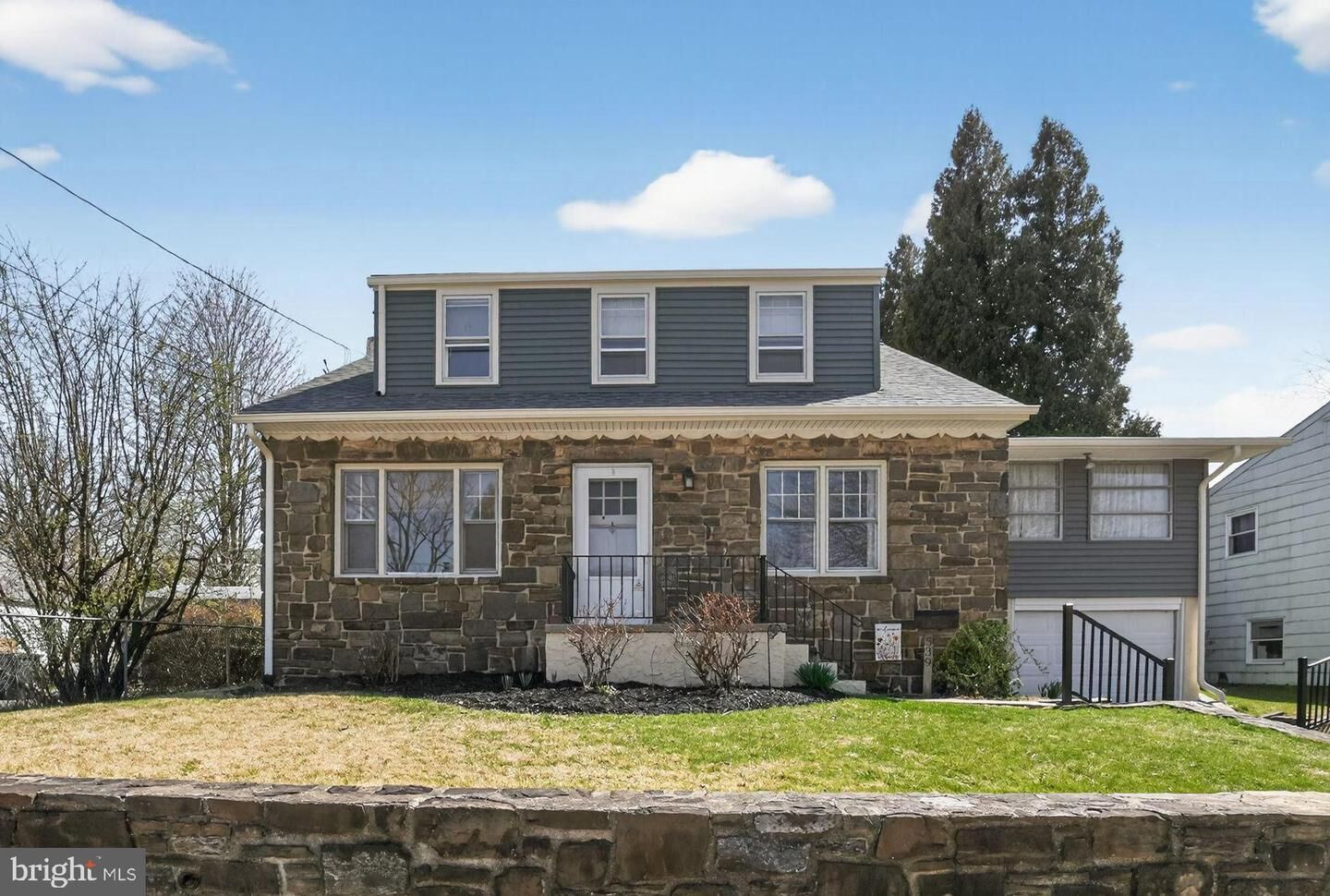 Property Photo:  539 Garfield Avenue  PA 19038 