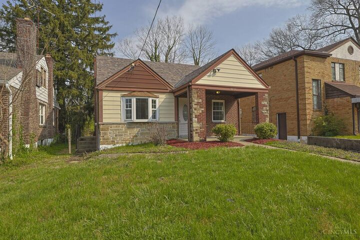 Property Photo: 2652 Cedarbrook Drive OH 45237