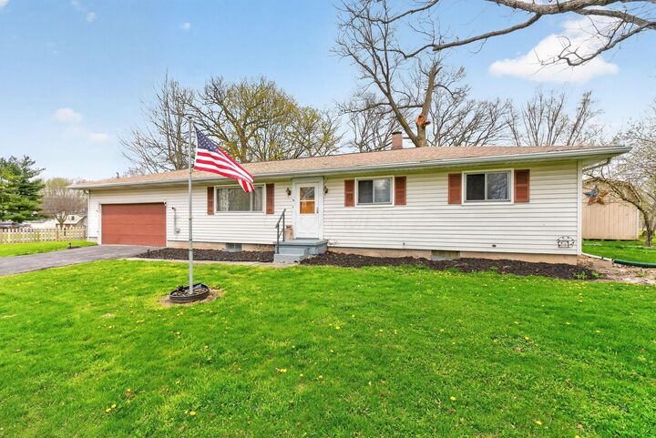 Property Photo:  1348 Hickory Drive  OH 43302 