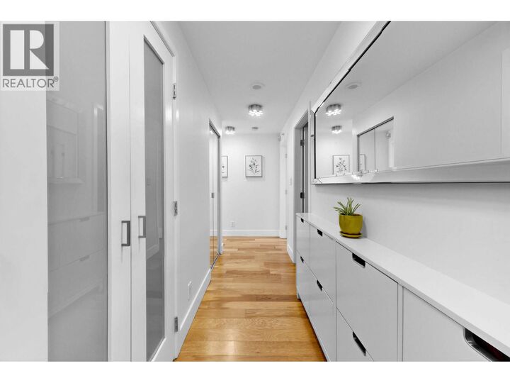 Photo de la propriété: 1483 Homer Street 2006 BC V6Z 3C7