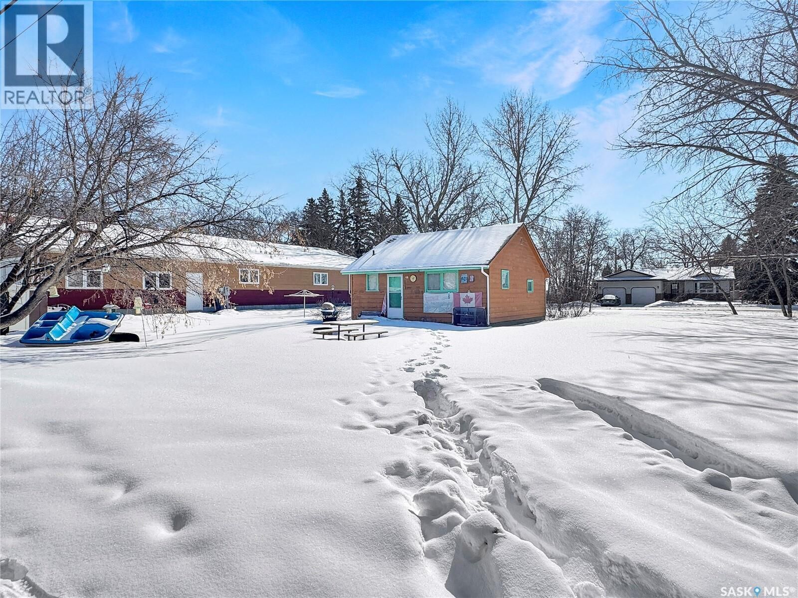 Property Photo:  155 1st Street E  SK S0M 1X0 