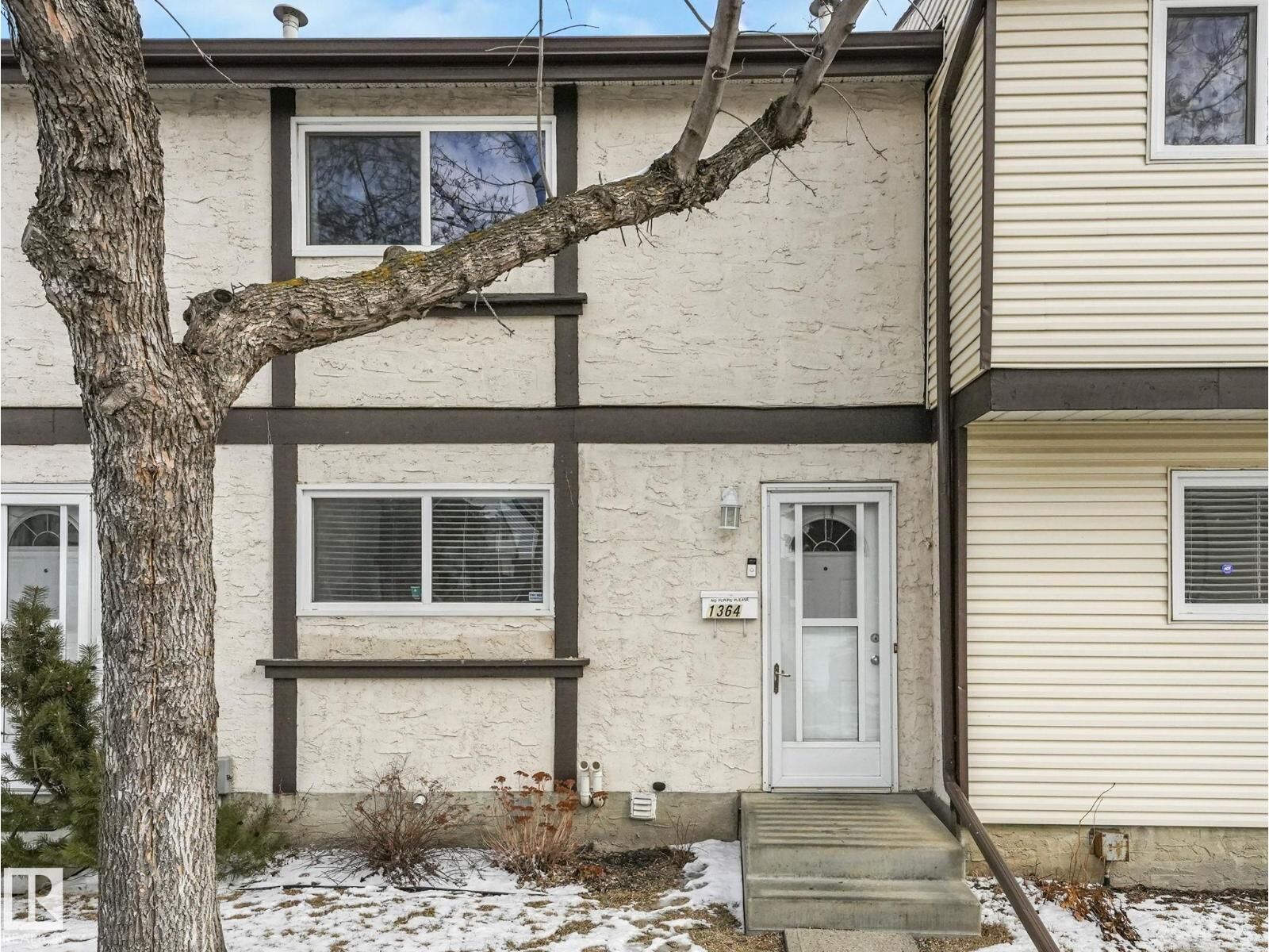 Property Photo:  1364 Lakewood Rd W NW  AB T6K 3P2 