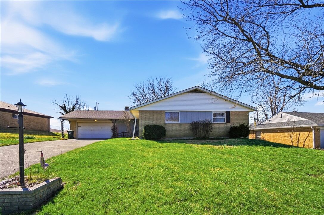 Property Photo:  4400 Knollcroft Road  OH 45426 