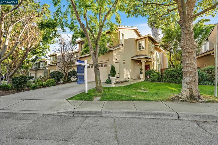 Property Photo: 15 Creekside Dr CA 94583