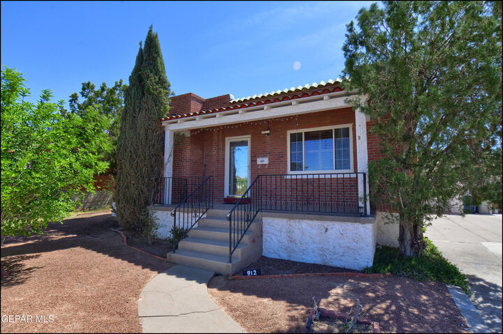 Property Photo:  912 Mesita Drive  TX 79902 