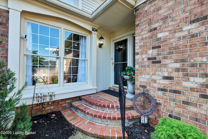 Property Photo:  1104 Chamberlain Hill Rd  KY 40207 