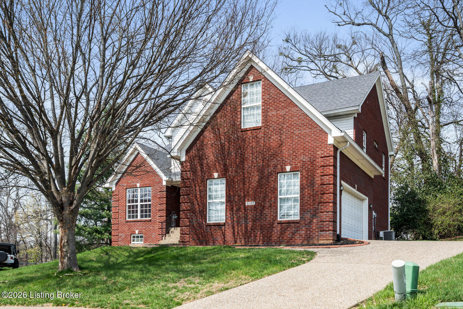 Property Photo: 5307 Pavilion Way KY 40291