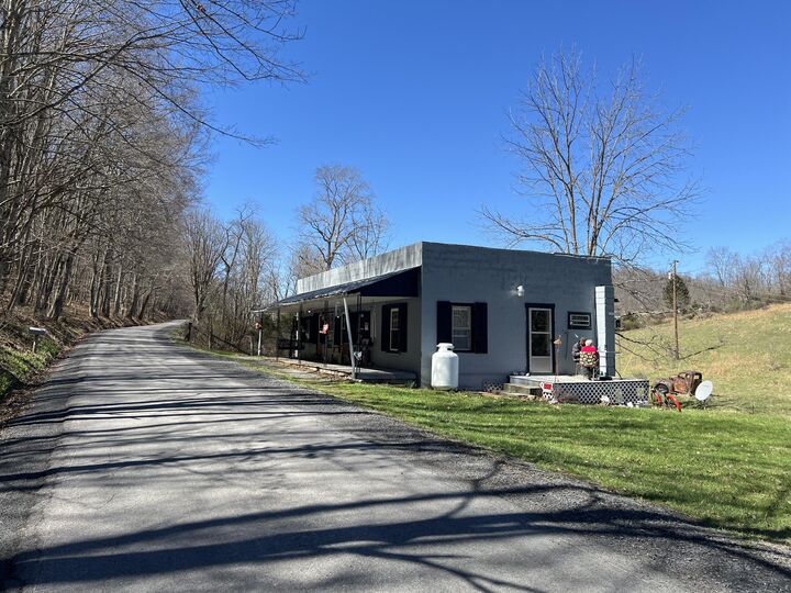 Property Photo:  7844 Knobs Rd  WV 24983 