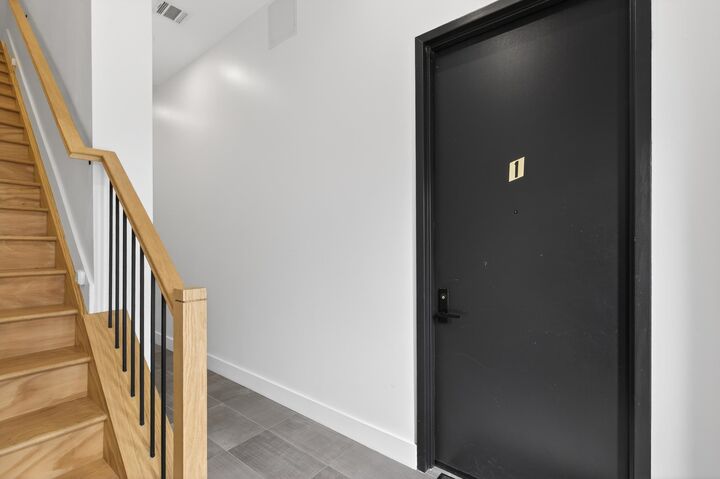 Property Photo:  69 Hancock Ave 1  NJ 07307 