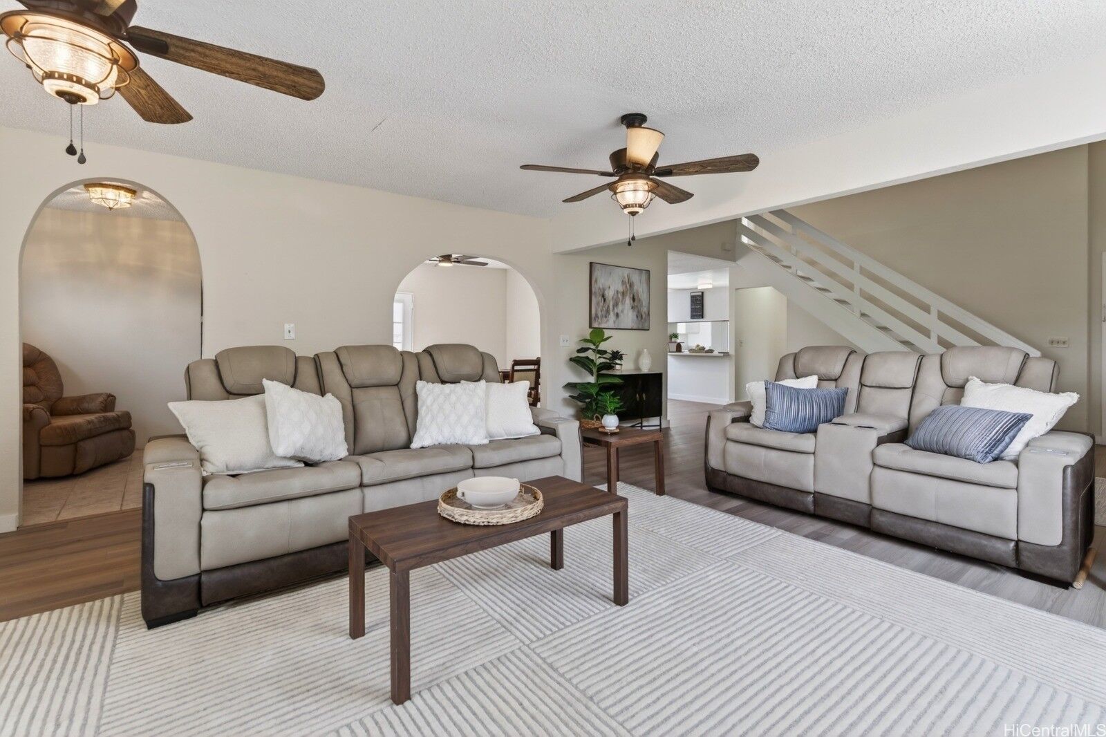 Property Photo:  95-683 Alohilani Street  HI 96789 