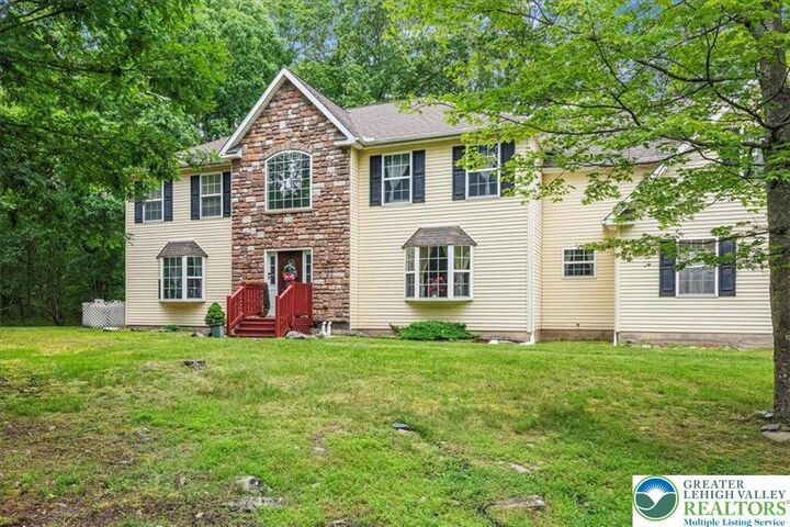 Property Photo:  210 Swartsburo Drive  PA 18371 