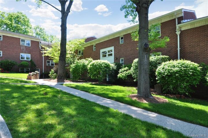 Property Photo:  140 N Broadway C-4  NY 10533 