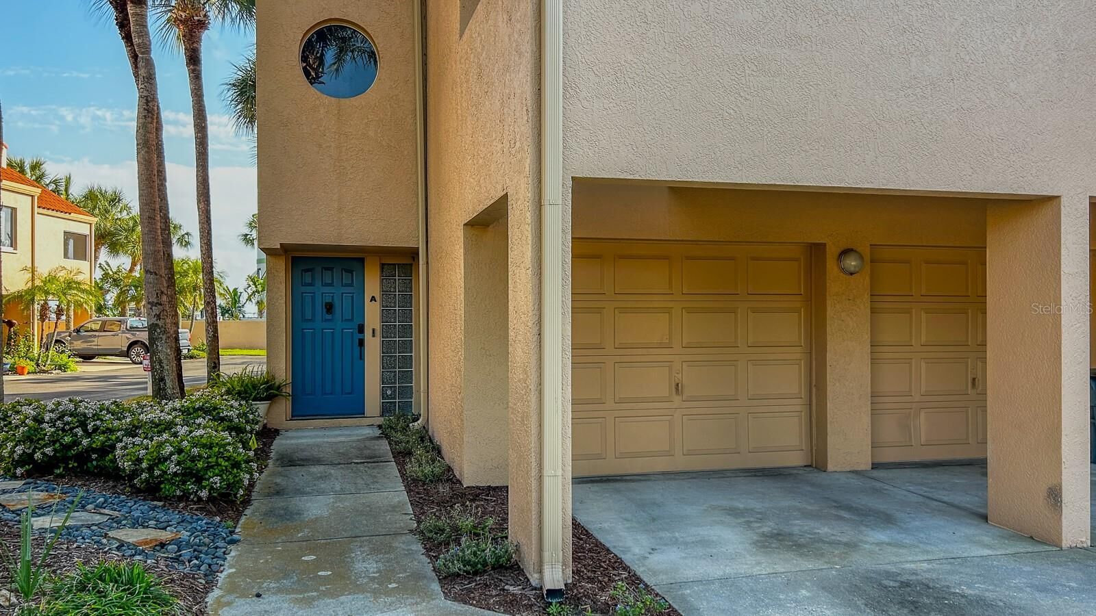 Property Photo: 1635 Royal Palm Drive S A FL 33707