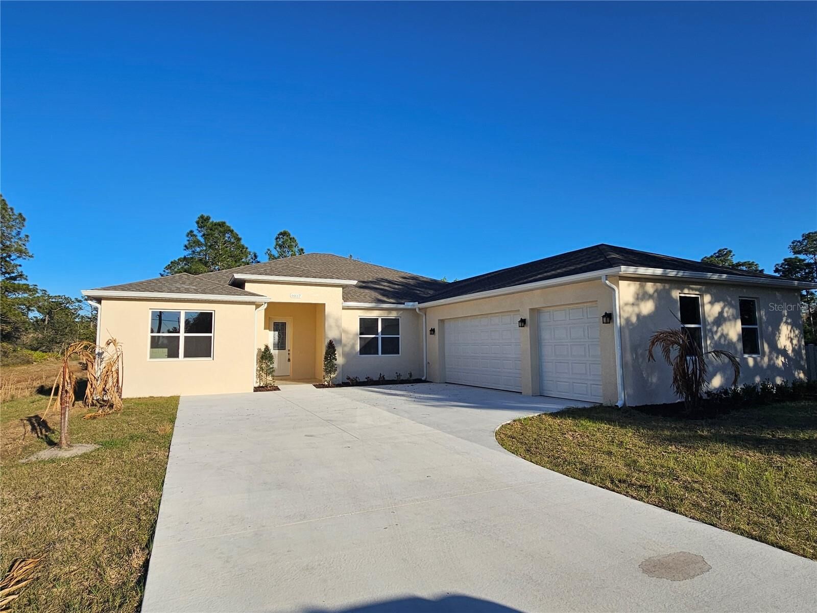 Property Photo:  4037 Caesar Avenue  FL 32833 